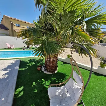 Pose Detente Piscine Et * Lunel (Herault)